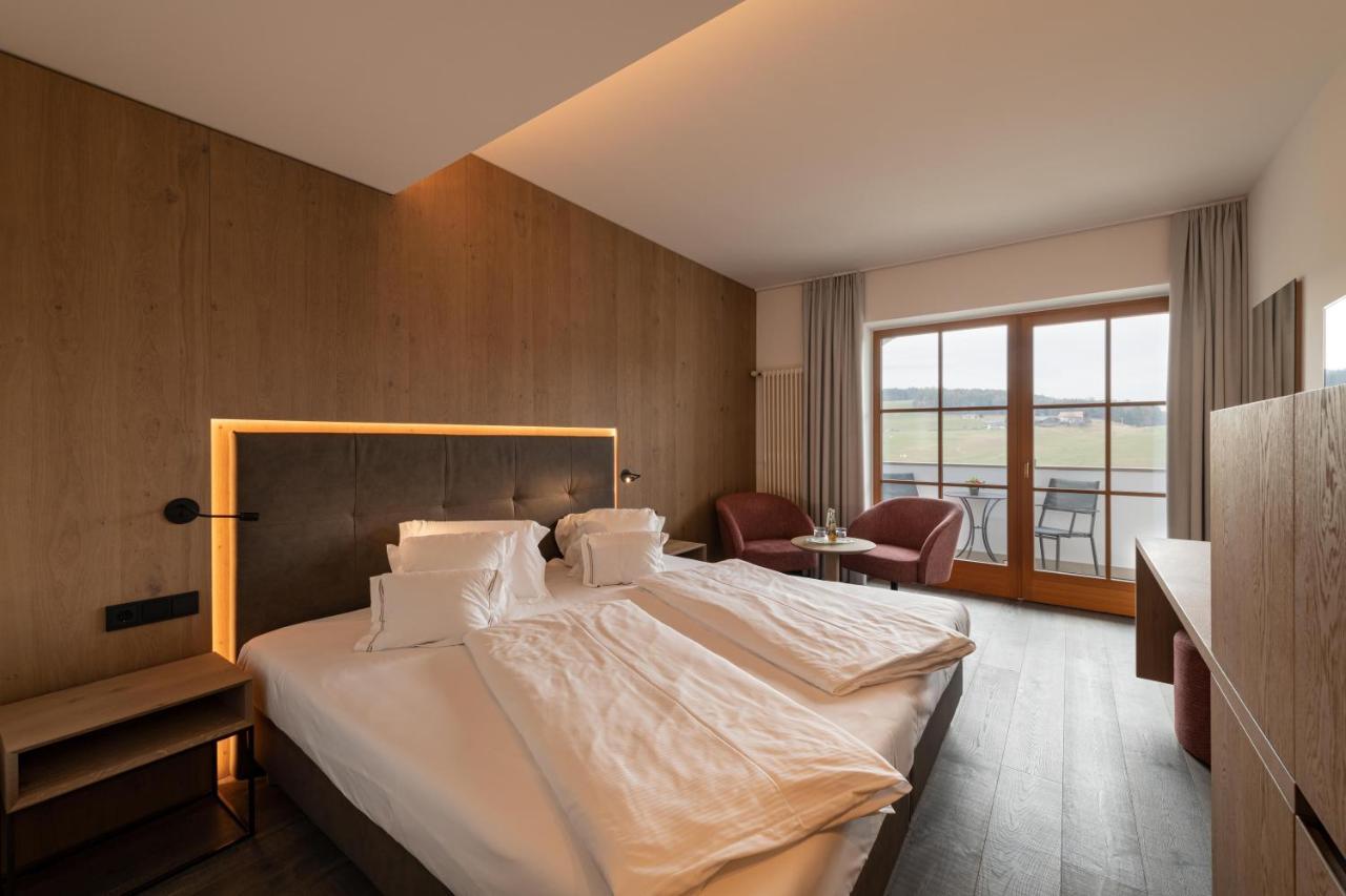 Hotel Alpenflora กัสเตลรอตโต ภายนอก รูปภาพ