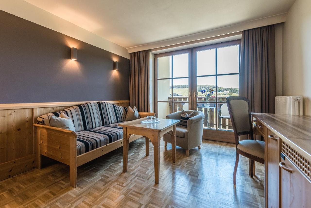 Hotel Alpenflora กัสเตลรอตโต ภายนอก รูปภาพ