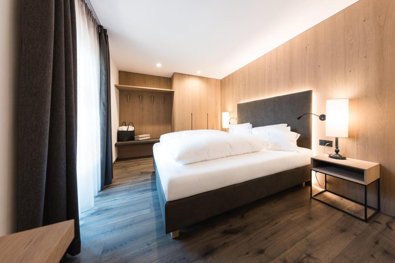 Hotel Alpenflora กัสเตลรอตโต ภายนอก รูปภาพ