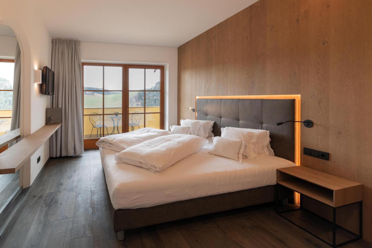 Hotel Alpenflora กัสเตลรอตโต ภายนอก รูปภาพ