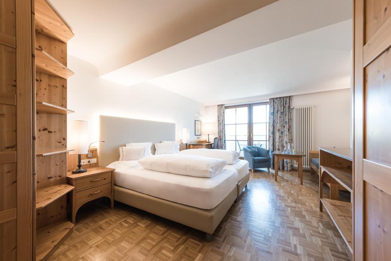 Hotel Alpenflora กัสเตลรอตโต ภายนอก รูปภาพ